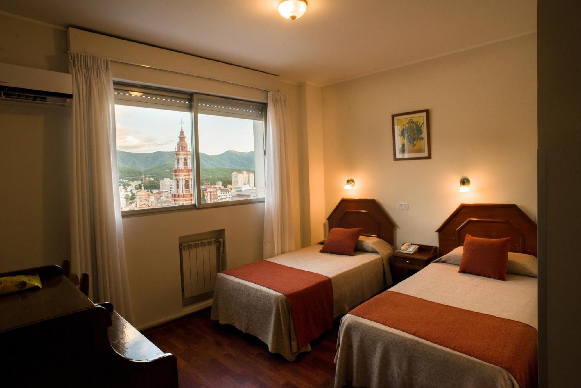 Hotel Victoria Plaza Salta Bagian luar foto